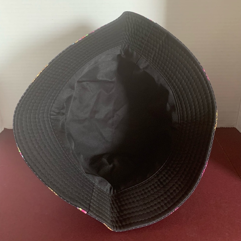 My pineapple dream bucket hat - Picture 2 of 2
